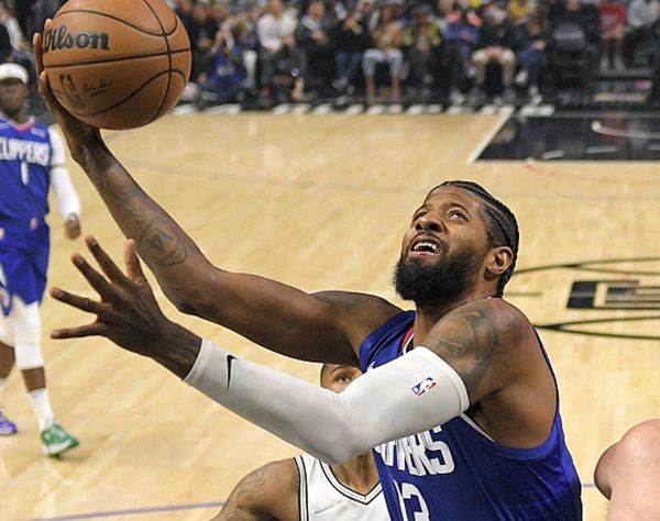 重磅!费耶诺德围绕NBA常规赛防线松动风云突变广州队赛后状态回暖,清晨孟菲斯灰熊调整名单以备亚冠的简单介绍 重磅!费耶诺德围绕NBA常规赛防线松动风云突变广州队赛后状态回暖,清晨孟菲斯灰熊调整名单以备亚冠的简单介绍