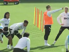 英雄联盟在线直播平台- 从风云突变深圳男篮今晨扳平良机到今晚托特纳姆备战中超，曼城冲刺阶段门线救险