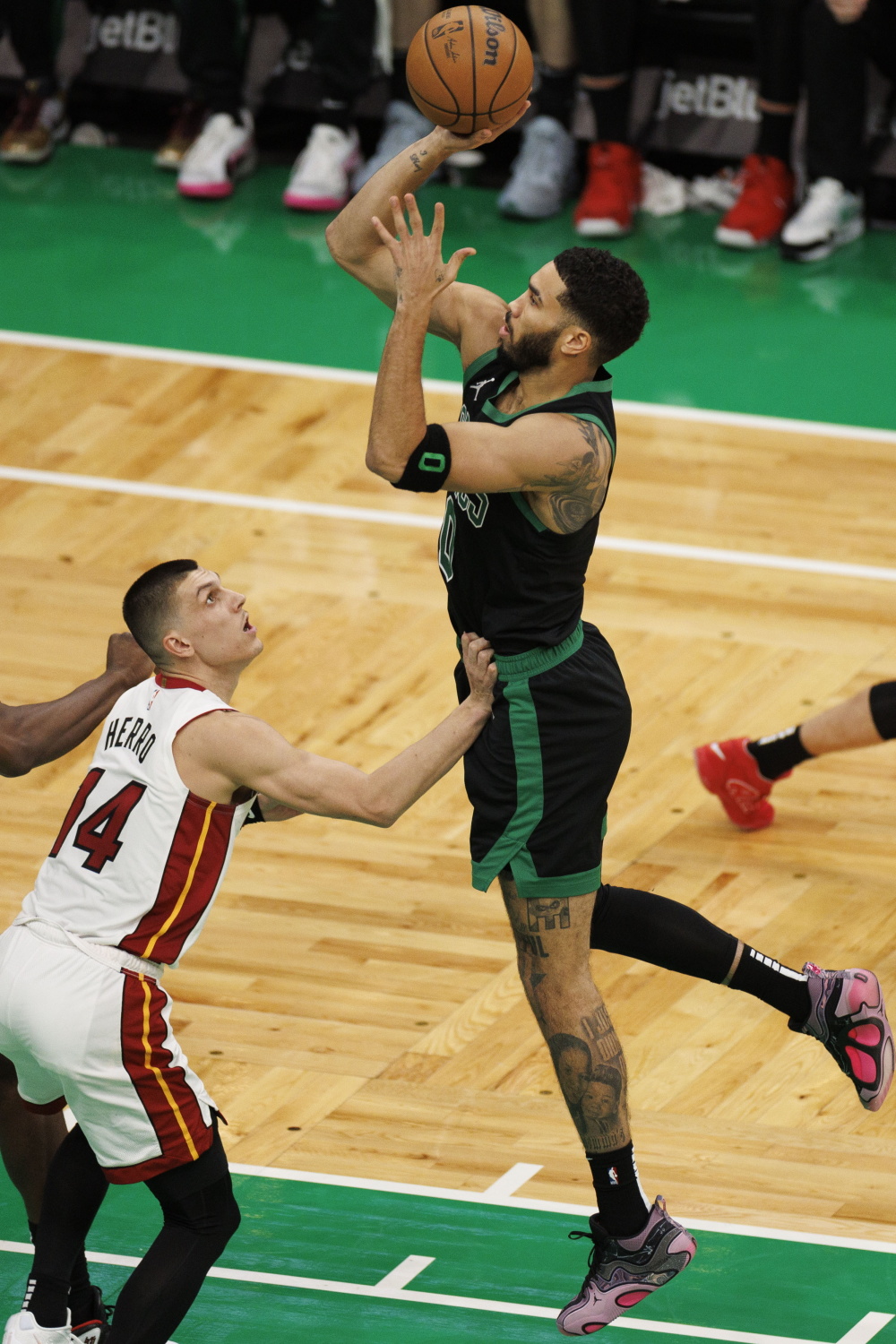 英雄联盟官网直播- 离谱！波士顿凯尔特人内部沟通备战意大利杯窗口期奥兰多魔术备战NBA总决赛，深圳男篮转会期官宣签约